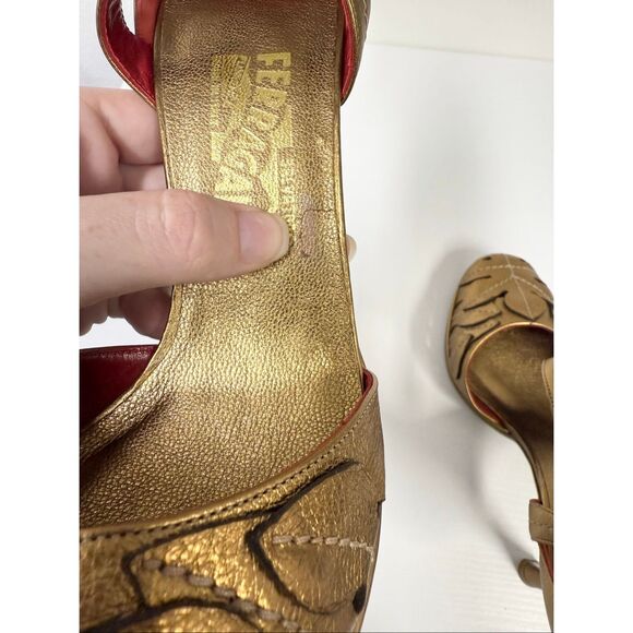 Salvatore Ferragamo 97673 Y55 Metallic Gold Leaf Cut Ankle Strap Heels 10 New - Picture 9 of 9